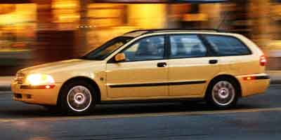 2001 Volvo V40