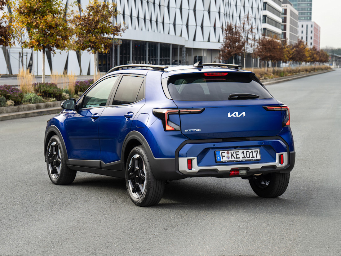 Kia-Stonic-2_small