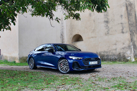 Editorial 2025 audi a5 s5 sedan fd pb 241017 17