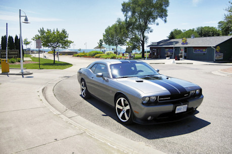 Editorial 08 jy 2012 dodge challenger srt8 392