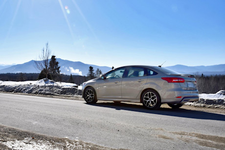 Editorial 2015 ford focus se sedan jp 03