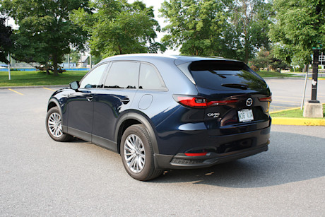 Match comparatif des VUS intermédiaires hybrides rechargeables, Édition 2024: Mazda CX-90 PHEV 2024 vs Mazda CX-70 PHEV 2025 Image