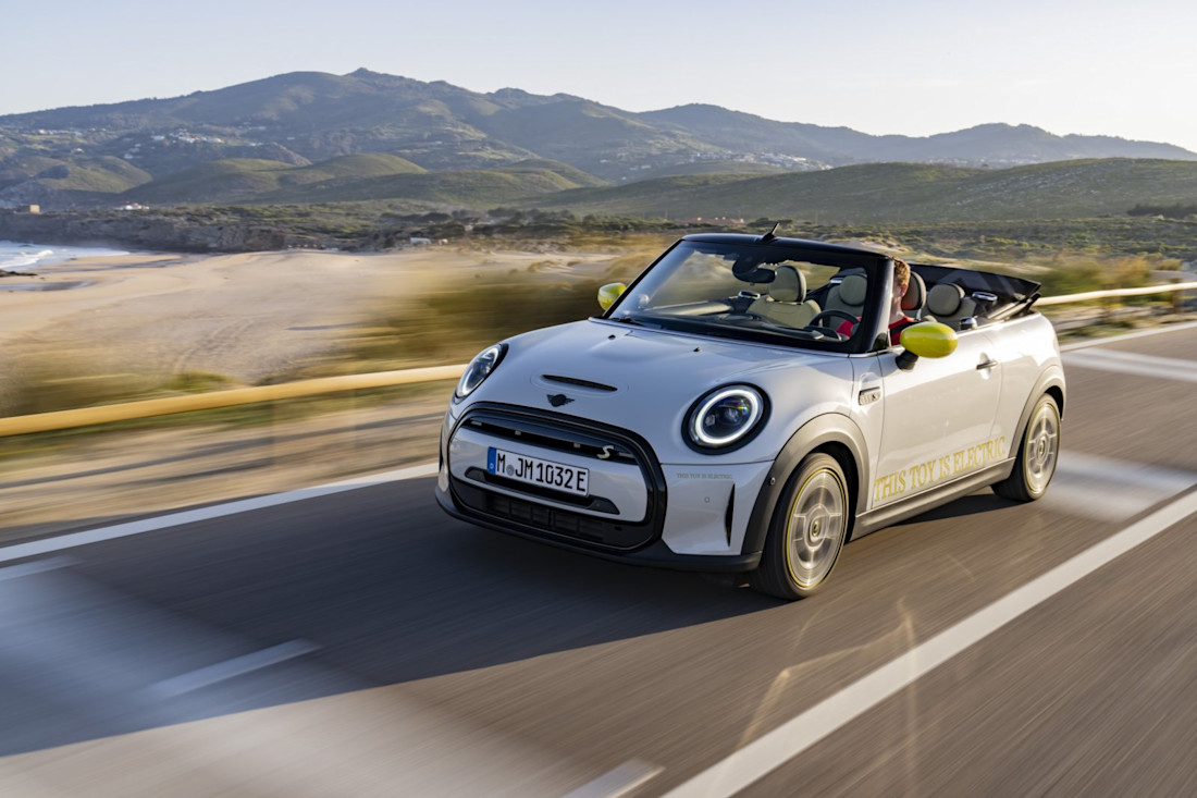 Petits cabriolets : le plaisir de conduire en format compact