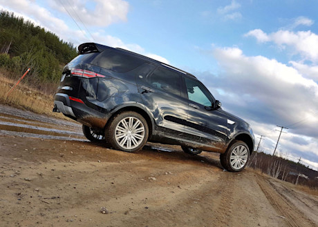 Editorial 2018 land rover discovery hse luxury td6 09 jp