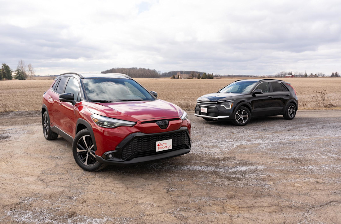 Editorial 2024 kia niro vs 2024 toyota corolla cross hybrid 240408 03 jw