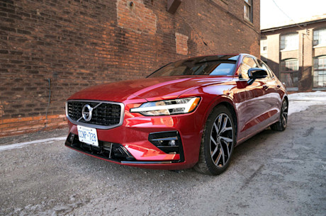 Editorial 2019 volvo s60 t6 awd r design 04 jw