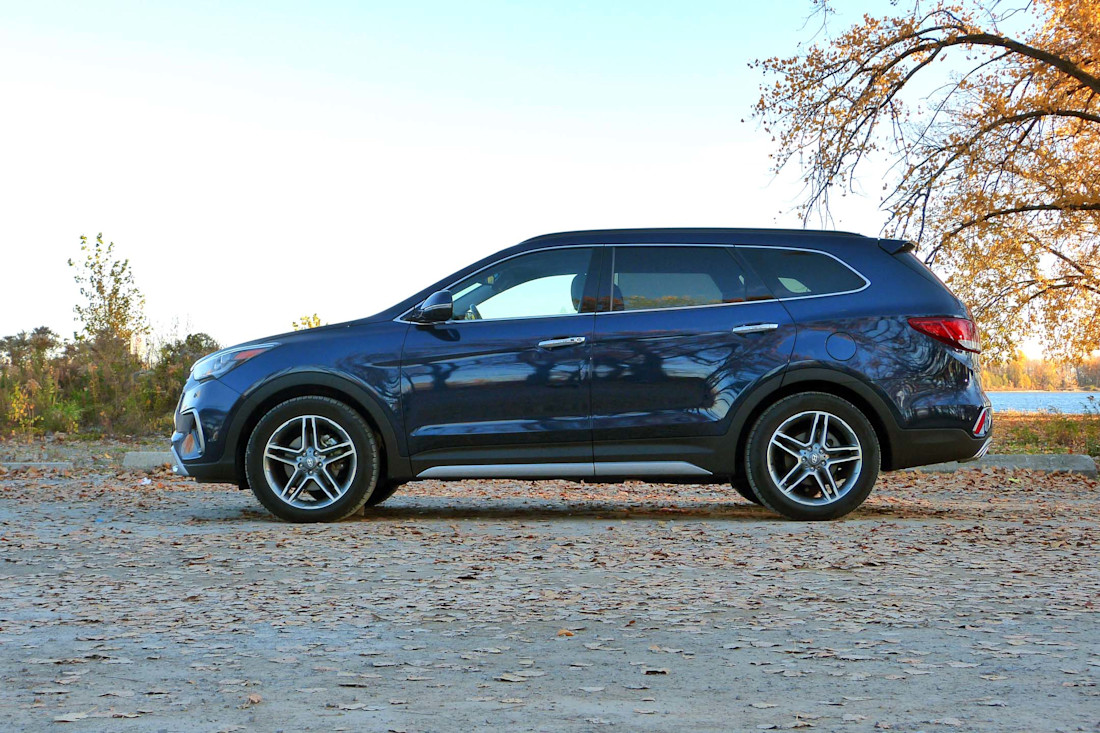 Editorial 2017 hyundai santa fe xl limited 03 sw