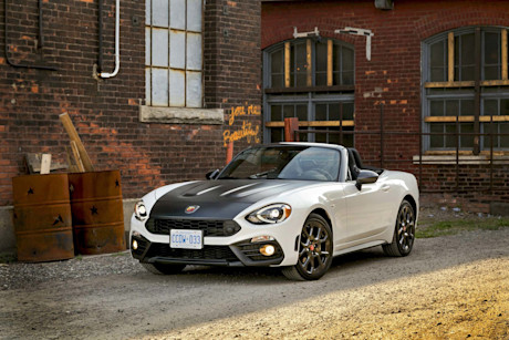 Editorial 2017 fiat 124 spider abarth 02 jw