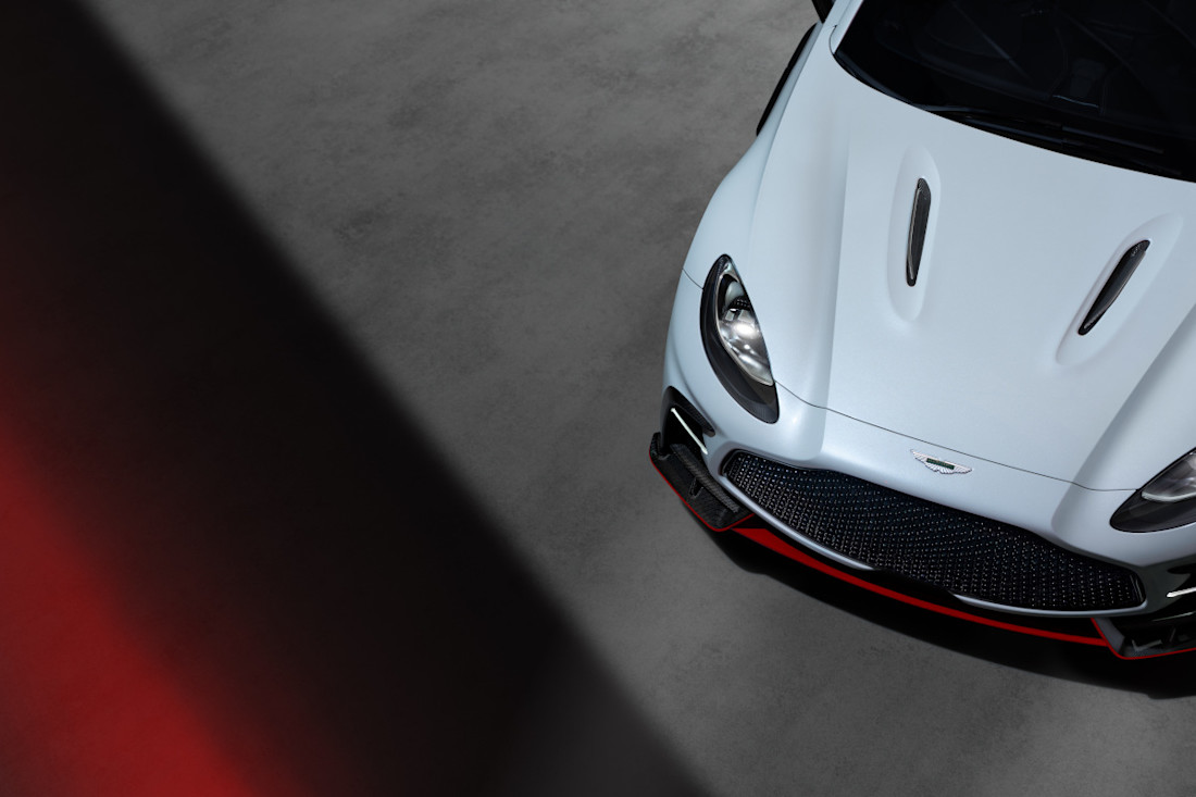 Aston-Martin-DBX-S-2025 (8).jpg