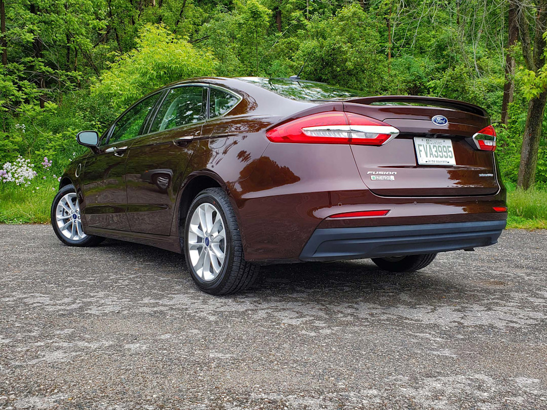Editorial 2019 ford fusion energi titanium 05 sw