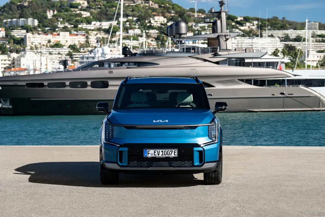 kia-ev9-gtline-blauw-2023-rijtest-02