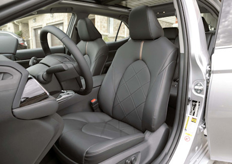 Editorial 2018 toyota camry xle v6 16 jw
