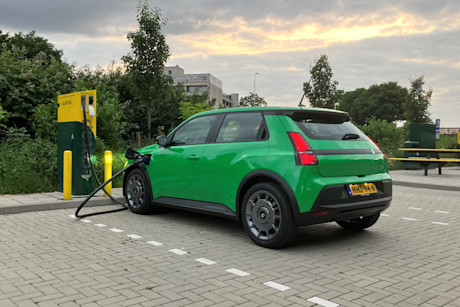 Renault 5 (40 kWh): actieradius gemeten bij 100 en 130 km/h