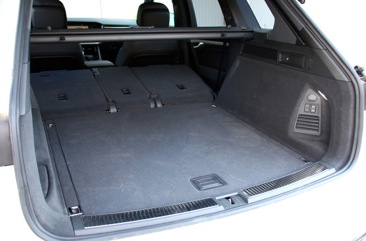 Volkswagen Touareg (36).JPG
