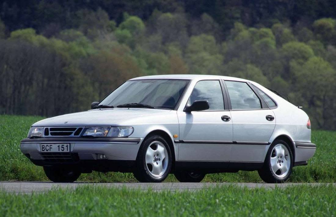 2IbKFIzMFrPS8XQtoej7jQ-ae389b4388ee1153b2214813bcff2566-Saab-900-1997-1280-04-1100