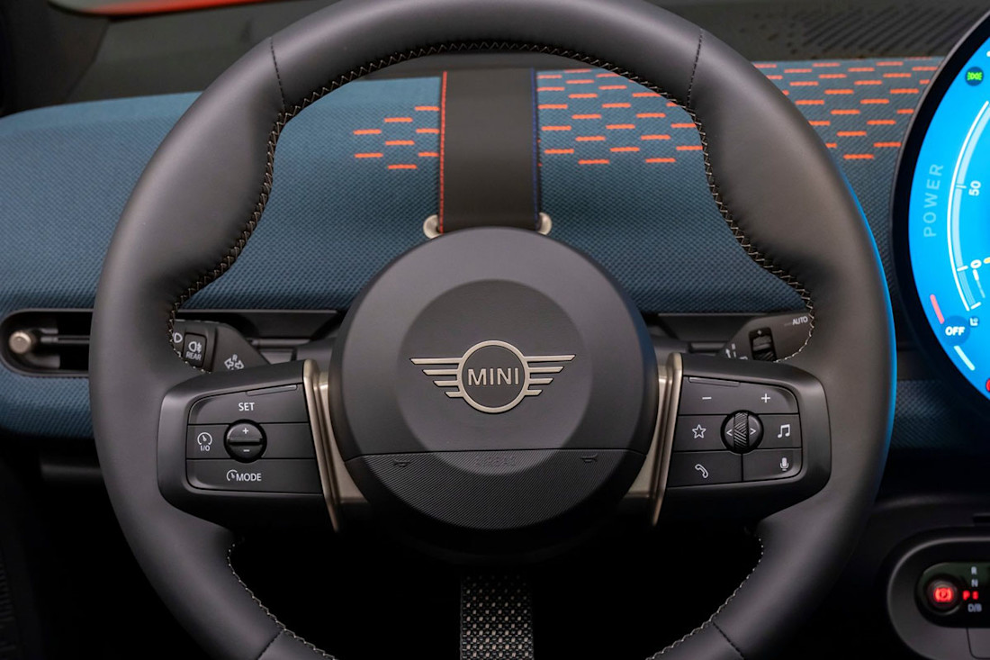 Mini-Aceman-SE-2025-interior (1).jpg