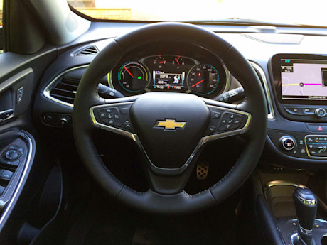 Editorial 18 pb 2016 chevrolet malibu hybrid
