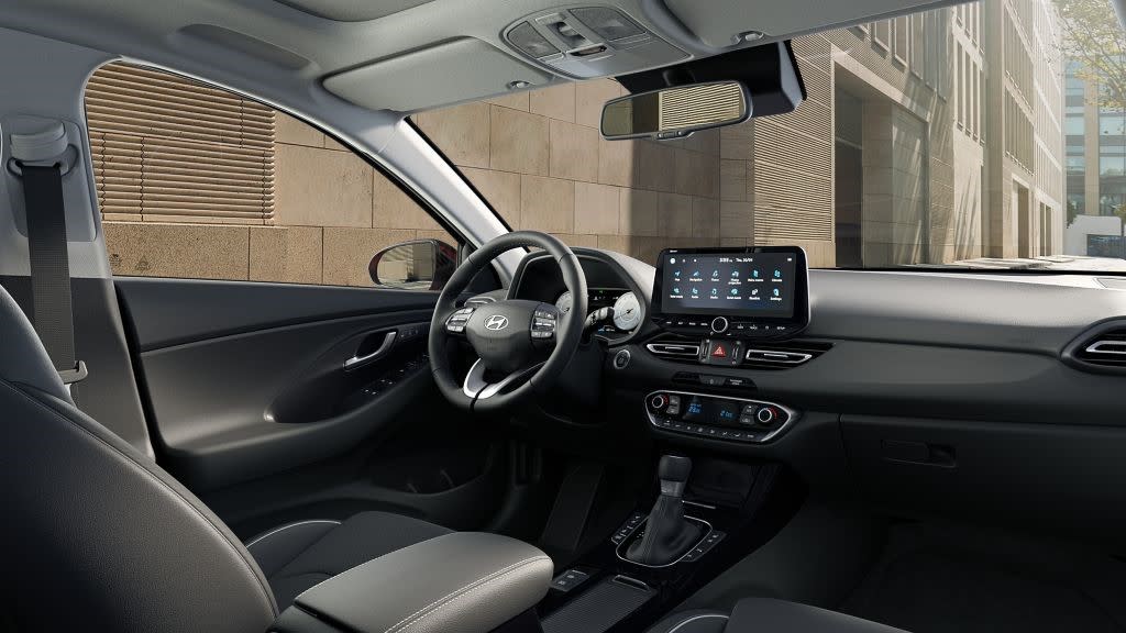 hyundai-i30-fastback-interior-0324-01_wid_1024_bfc_off