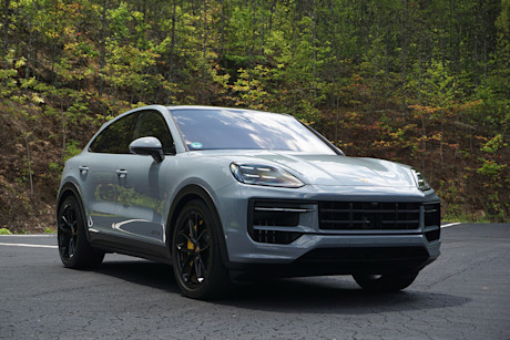 Editorial 2025 porsche cayenne gts fd di 240621 2