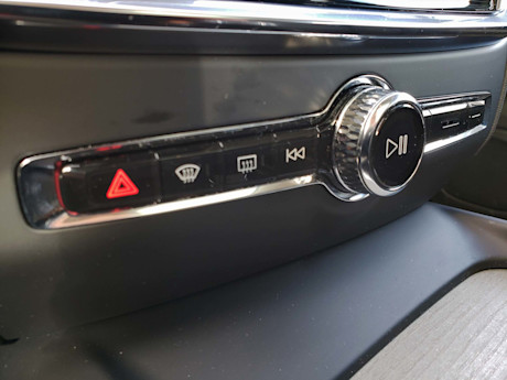 Editorial 2019 volvo v60 inscription 21 sw