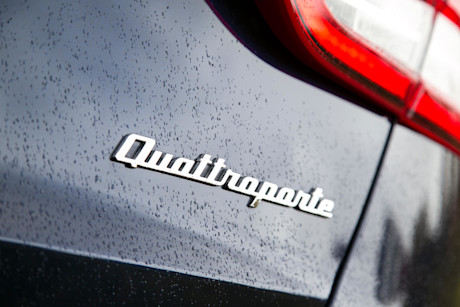 Editorial 2020 maserati quattroporte sq4 gran lusso 17 jw