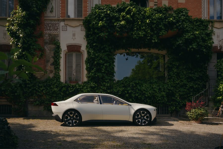 P90519777_highRes_bmw-vision-neue-klas.jpg