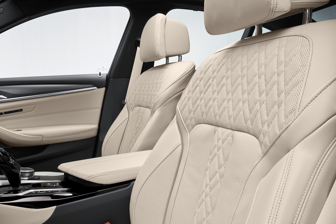 bmw-530e-xdrive-limousine-sitzplatz