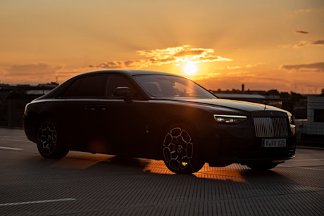 rolls-royce-ghost-black-badge-sunset