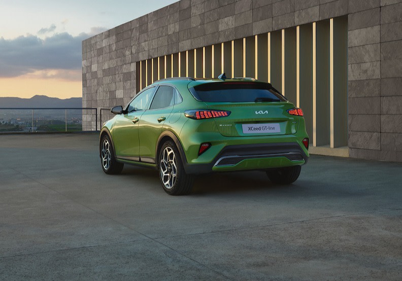 kia-xceed-back