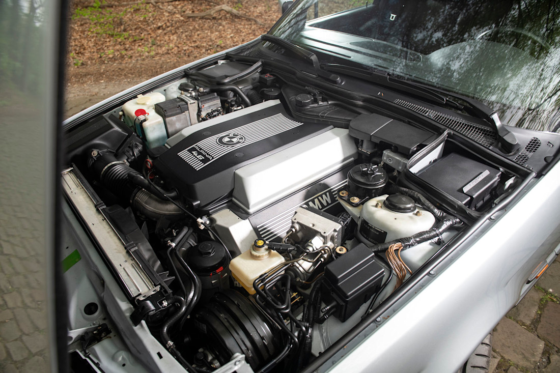Alpina_B10_E34_Station_Wagon-49.jpg