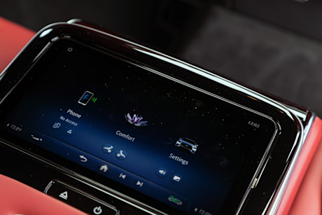 Editorial 2024 mercedes amg s 63 e performance fd 230627 30 jw