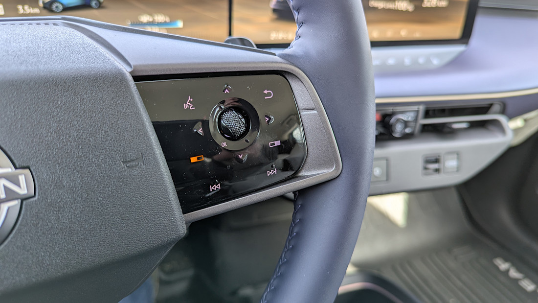 2026 Nissan LEAF - TD - DB - 260408 - 33.jpg