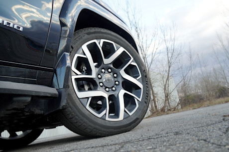 Chevrolet Silverado EV RST 2024 : essai routier Image