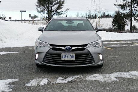 Editorial 2016 toyota camry hybrid jb 3