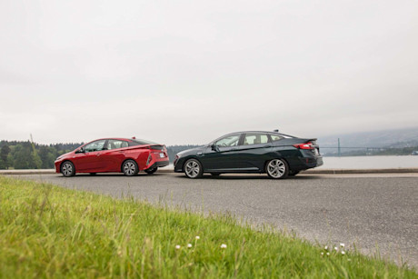 Editorial 2018 honda clarity vs toyota prius prime 06 bm
