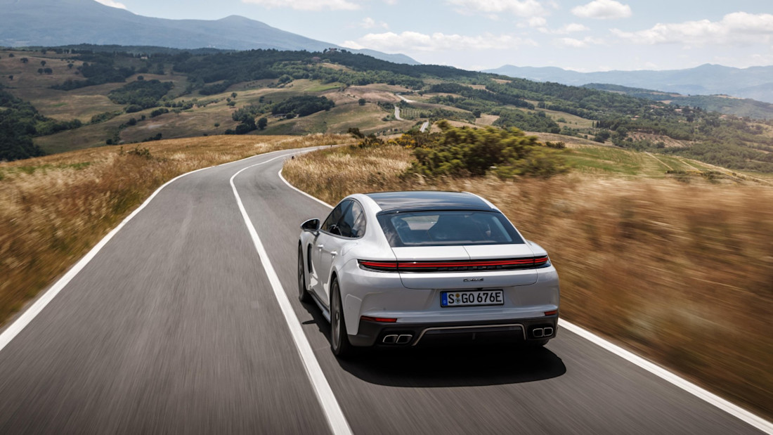 PORSCHE-PANAMERA-GTS-2024 (12).jpg