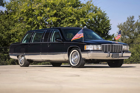 cadillac-fleetwood-bill-clinton-auction-titel