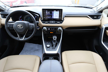 Editorial 2019 toyota rav4 hybrid limited 08 ts