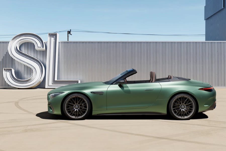 Mercedes-Benz-SL63_S_AMG_E_Performance-2024-1024-03.jpg