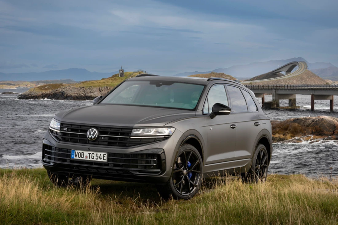 volkswagen touareg R eHybrid 2024 (9) volkswagen touareg R eHybrid 2024 (9)