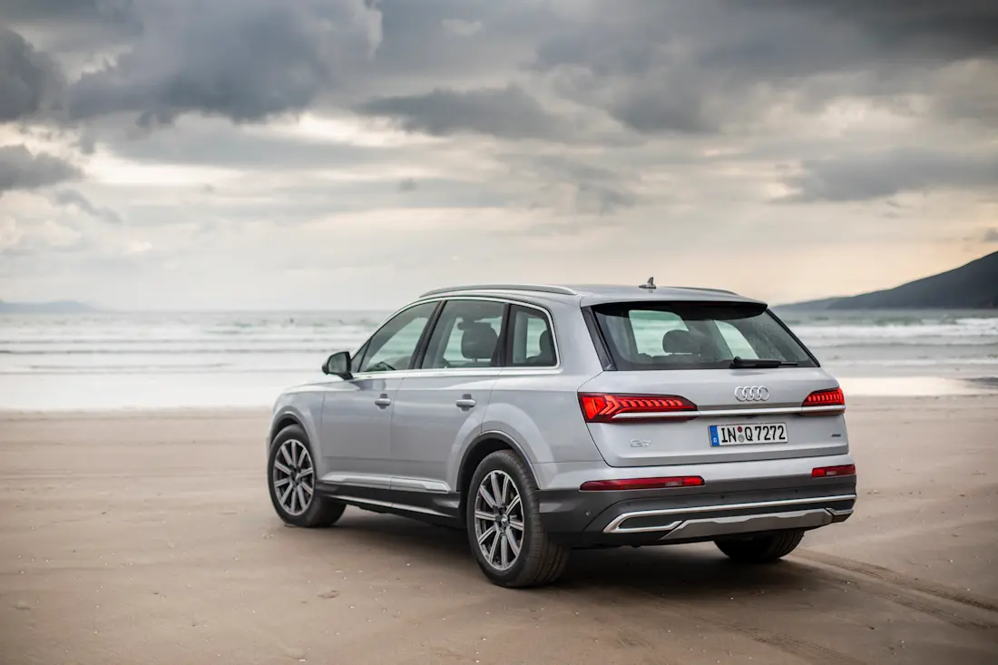 Das Parade-SUV Q7 aus dem Hause Audi kann durchaus als familientauglich durchgehen – Isofix-Verankerungen auf allen drei hinteren Plätzen sorgen für gute Kindersicherheit.  Das Parade-SUV Q7 aus dem Hause Audi kann durchaus als familientauglich durchgehen – Isofix-Verankerungen auf allen drei hinteren Plätzen sorgen für gute Kindersicherheit.