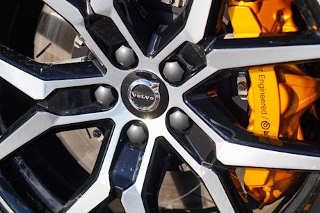 Editorial 2024 volvo v60 recharge t8 awd polestar engineered td 240227 15 jl