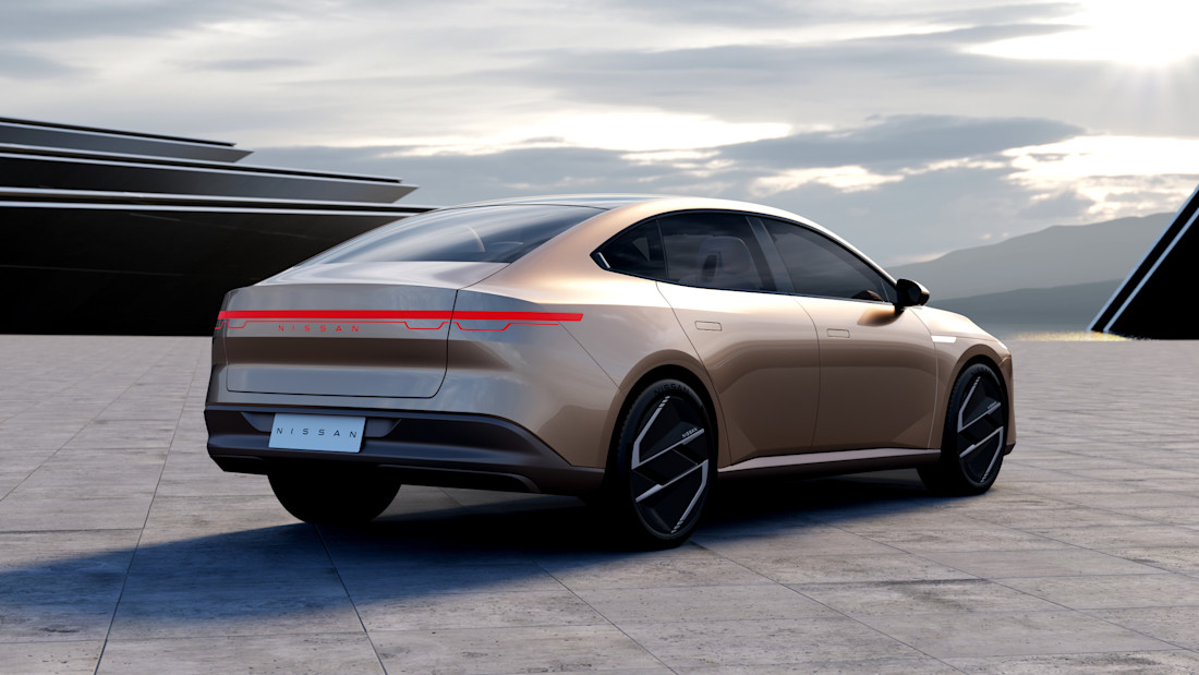 met-deze-twee-strakke-sedans-gaat-nissan-de-suv-gekte-te-lijf-2024-04.jpg