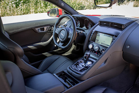 Editorial 05 bm jaguar f type drivers seat