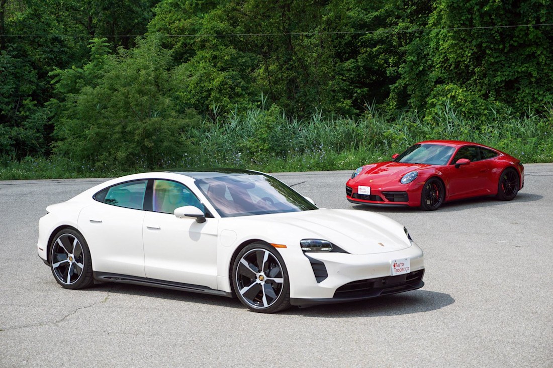 Editorial 2023 porsche 911 vs 2023 porsche taycan 230927 03 di