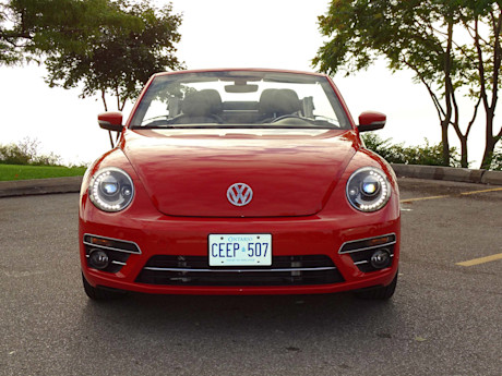 Editorial 2018 volkswagen convertible coast edition 02 jb