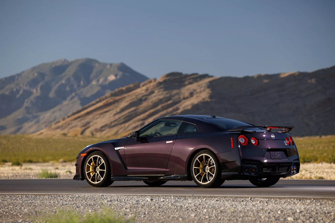 Nissan-GT-R-Specials-2024 (6).jpg