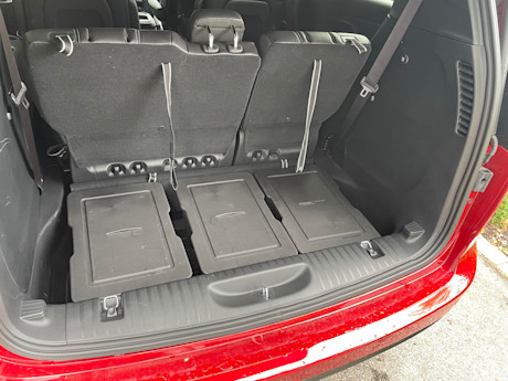 The 2025 Chrysler Grand Caravan is a Canadian Icon and a Road Trip Warrior Body Image