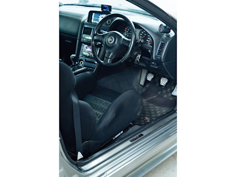 Editorial 2001 nissan skyline gt r fotw cd 241205 2