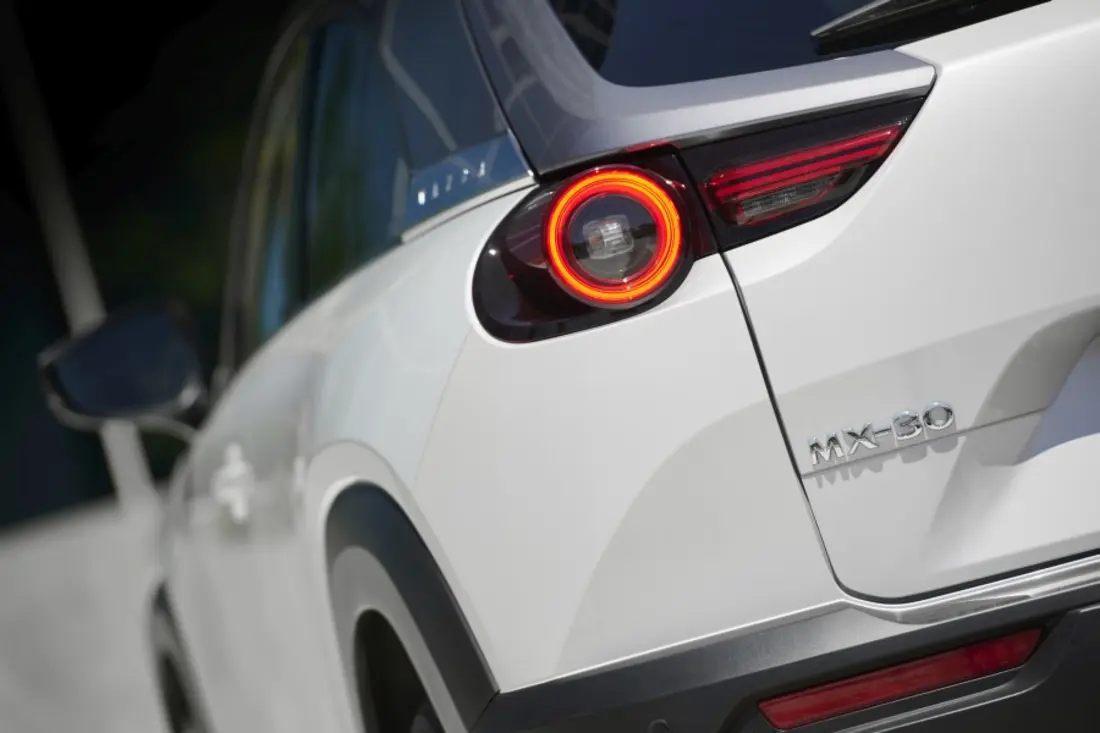 mazda-mx-30 (40) mazda-mx-30 (40)